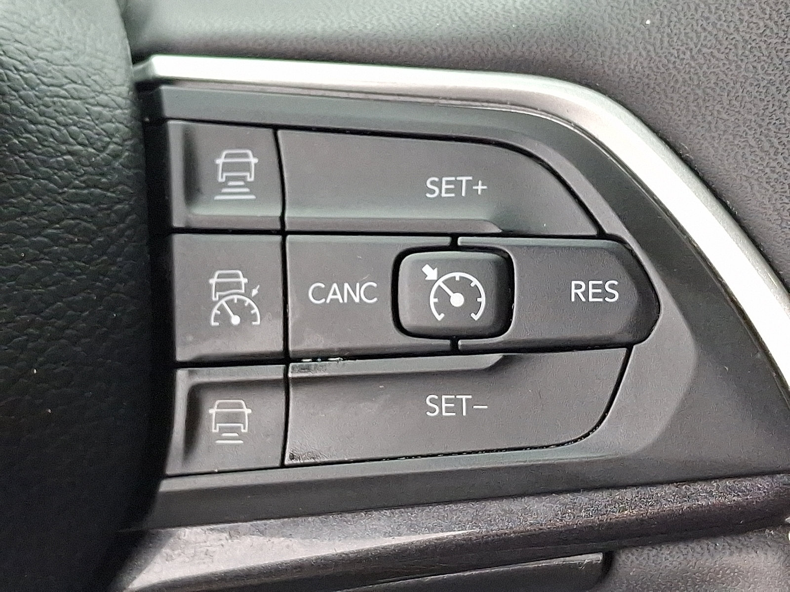 Used 2023 Jeep Grand Cherokee Altitude image 23