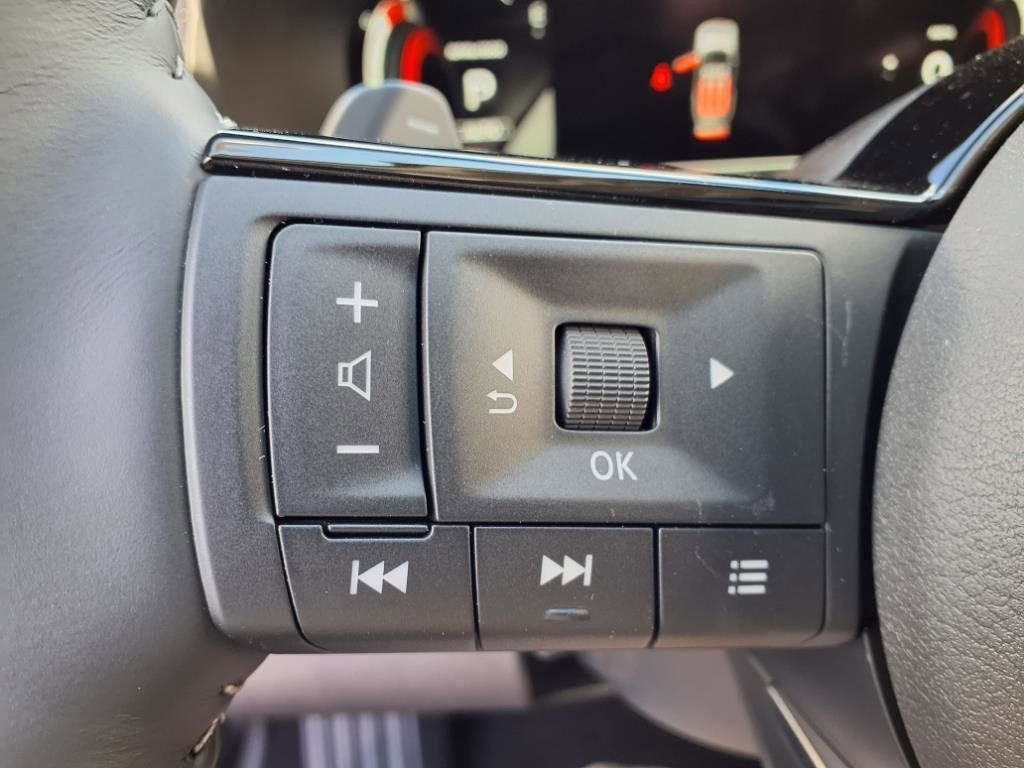 New 2025 Nissan Pathfinder Platinum w/ Black Appearance Package image 25