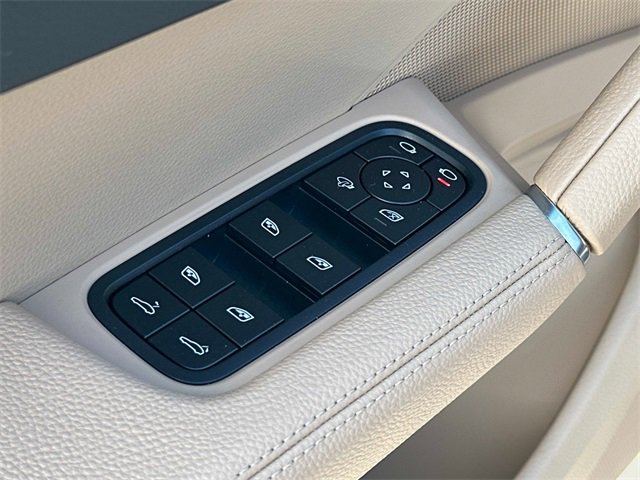 Used 2023 Porsche Cayenne Platinum Edition image 14