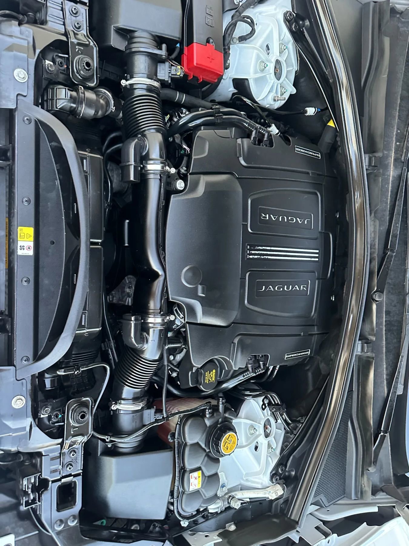 Used 2018 Jaguar F-PACE Portfolio image 33