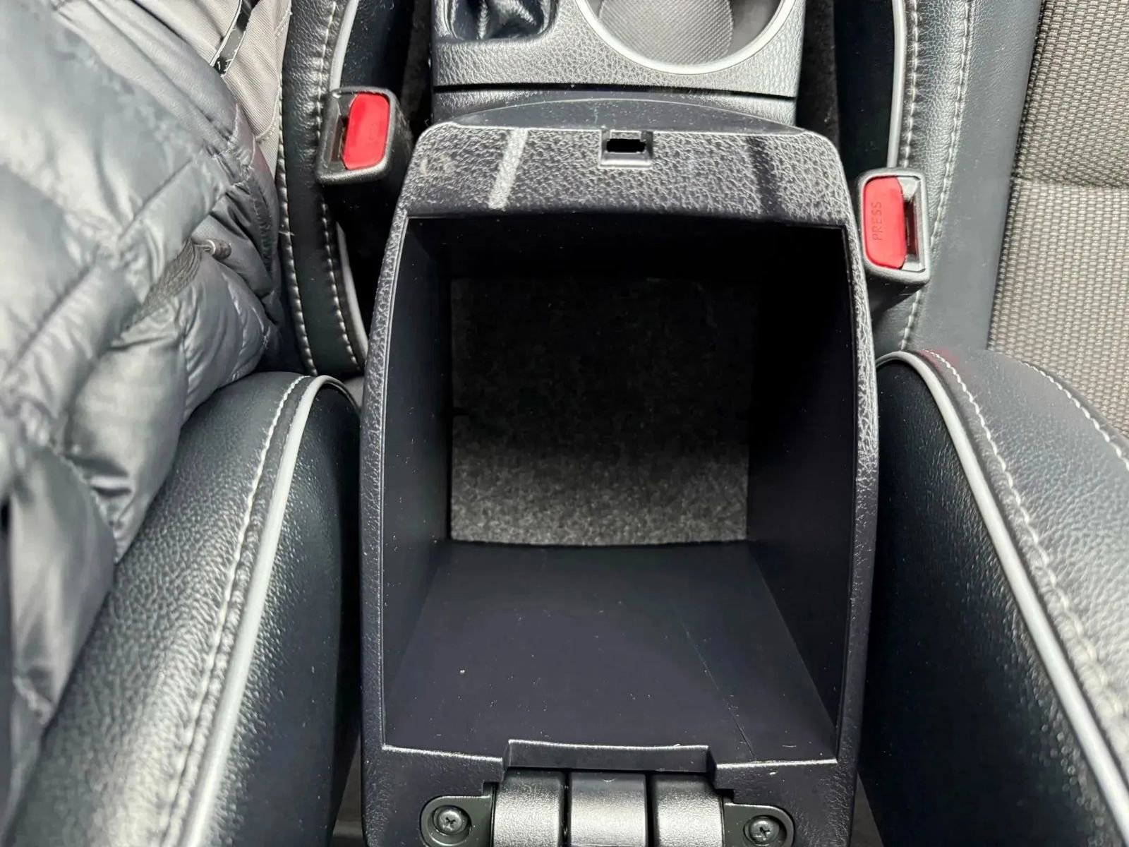 Used 2015 Toyota Corolla S image 36