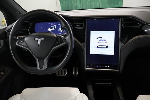 Used 2018 Tesla Model X P100D image 13