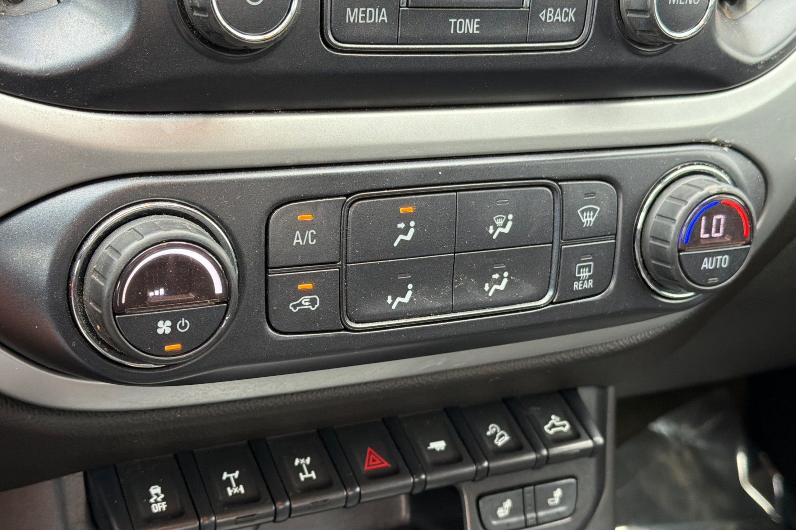 Used 2018 Chevrolet Colorado ZR2 AWD/4WD image 18