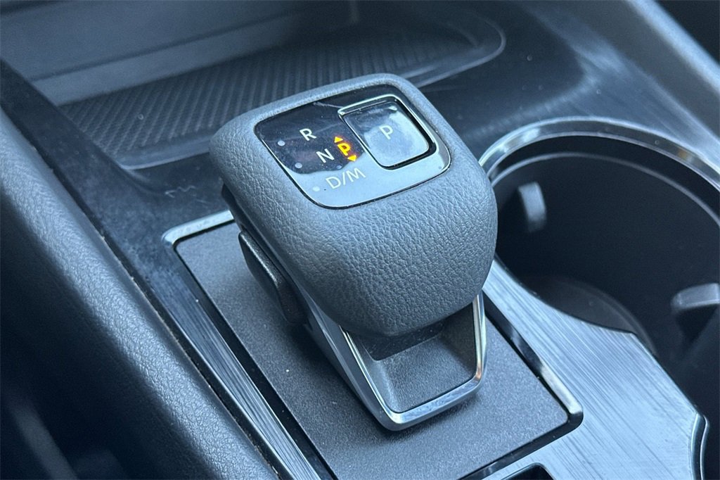 Used 2024 Nissan Rogue SV image 25