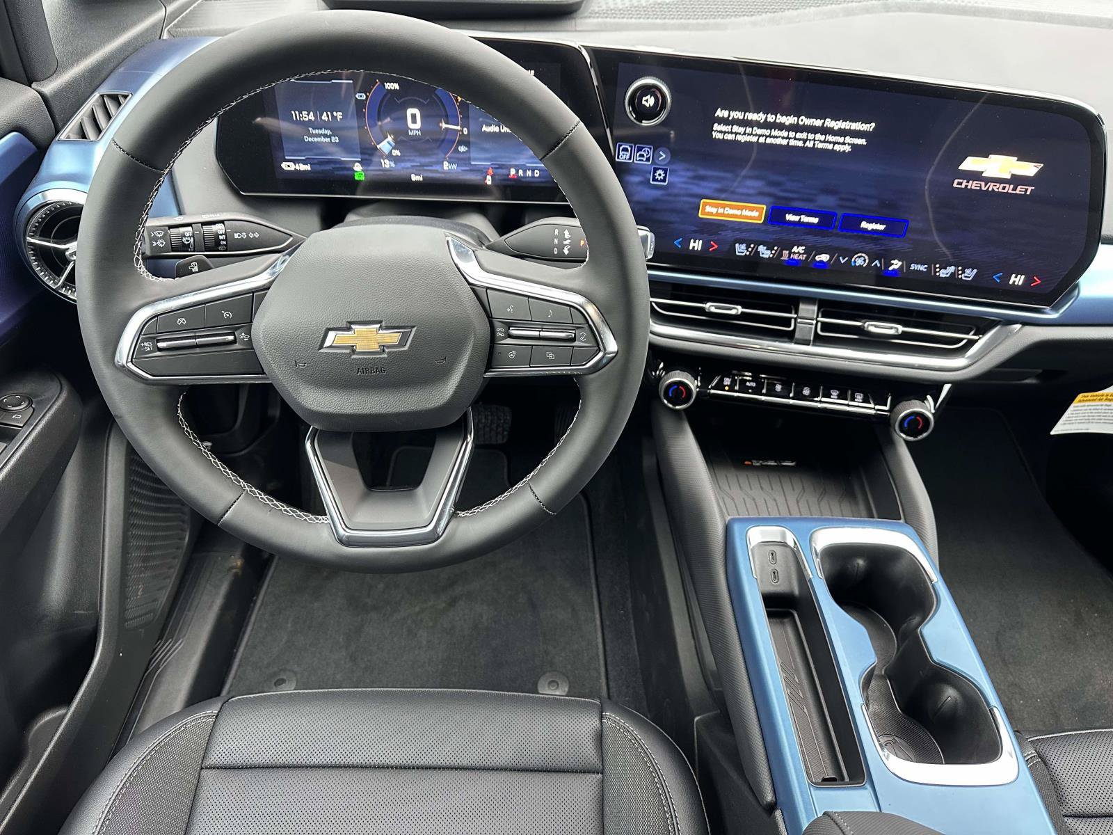 New 2026 Chevrolet Equinox EV LT w/ Convenience Package II FWD image 8