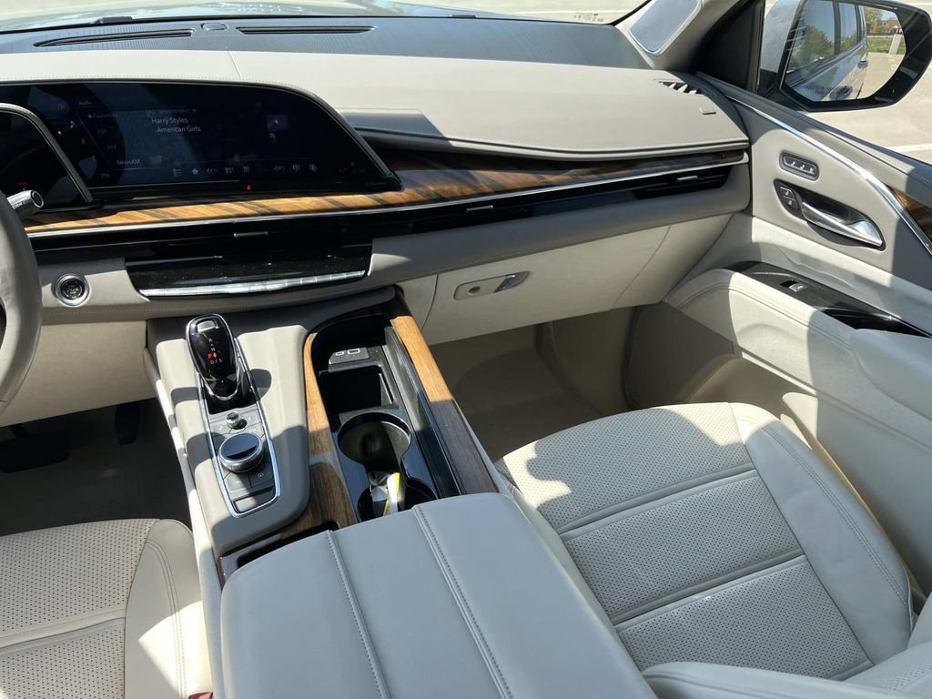 Certified 2024 Cadillac Escalade Sport Platinum w/ LPO, ONYX Package image 15