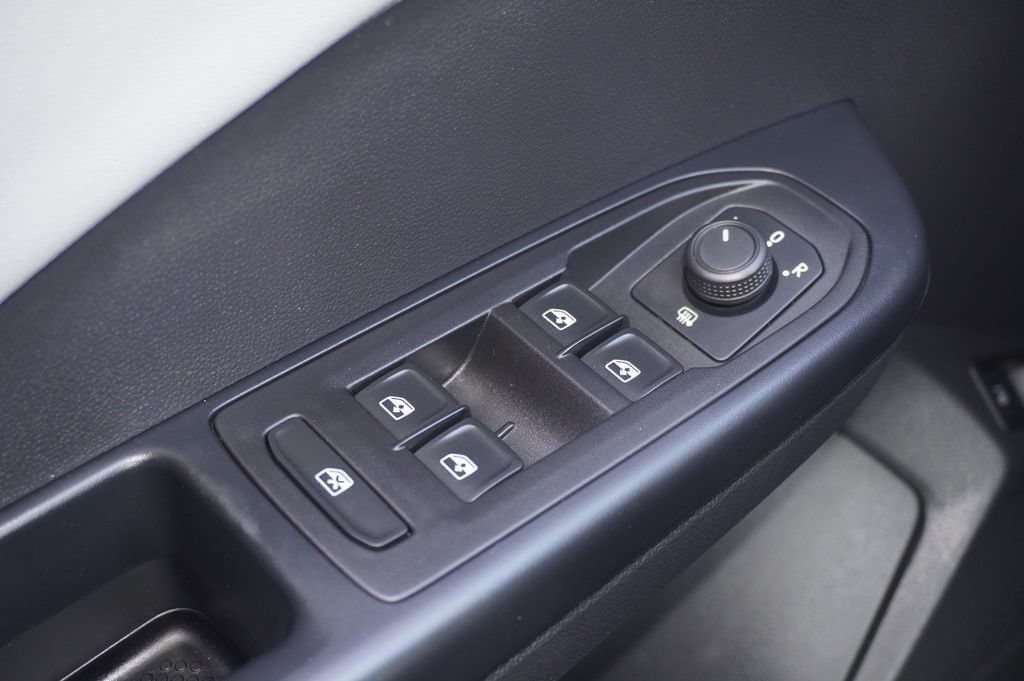 Used 2022 Volkswagen Taos SE FWD image 15