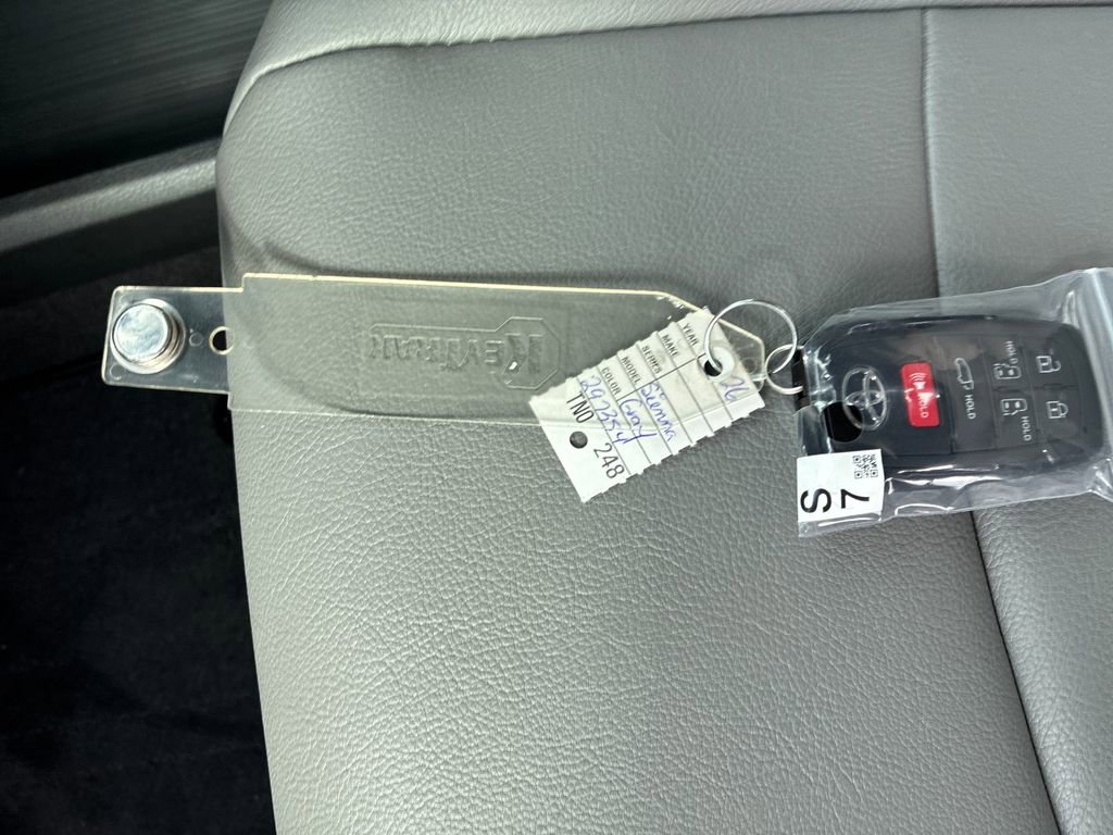 New 2026 Toyota Sienna XLE image 52