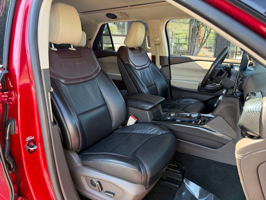 Used 2020 Ford Explorer Platinum w/ Premium Technology Package AWD/4WD image 35