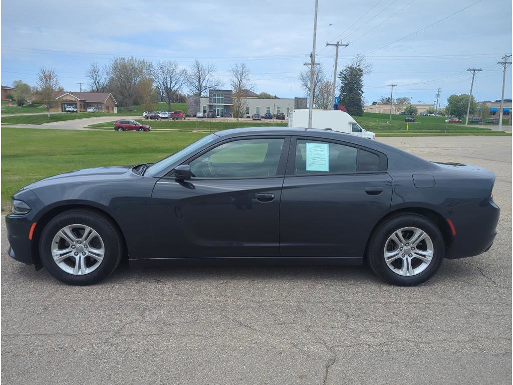 Used 2019 Dodge Charger SXT image 4