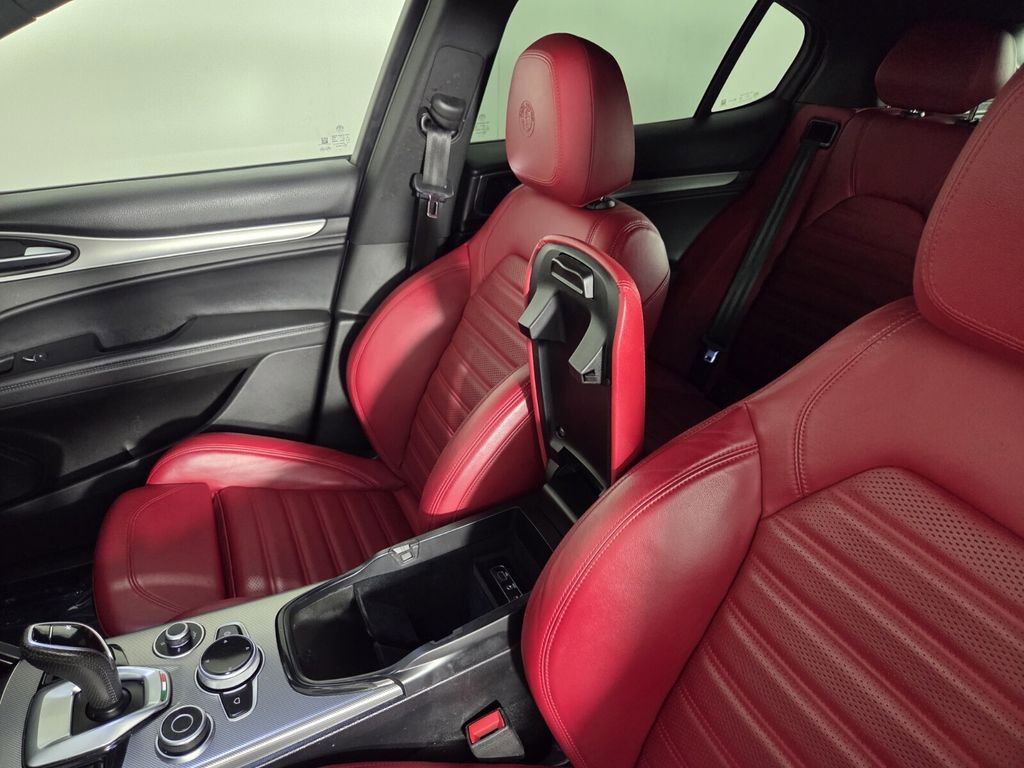 Used 2024 Alfa Romeo Stelvio Veloce image 22