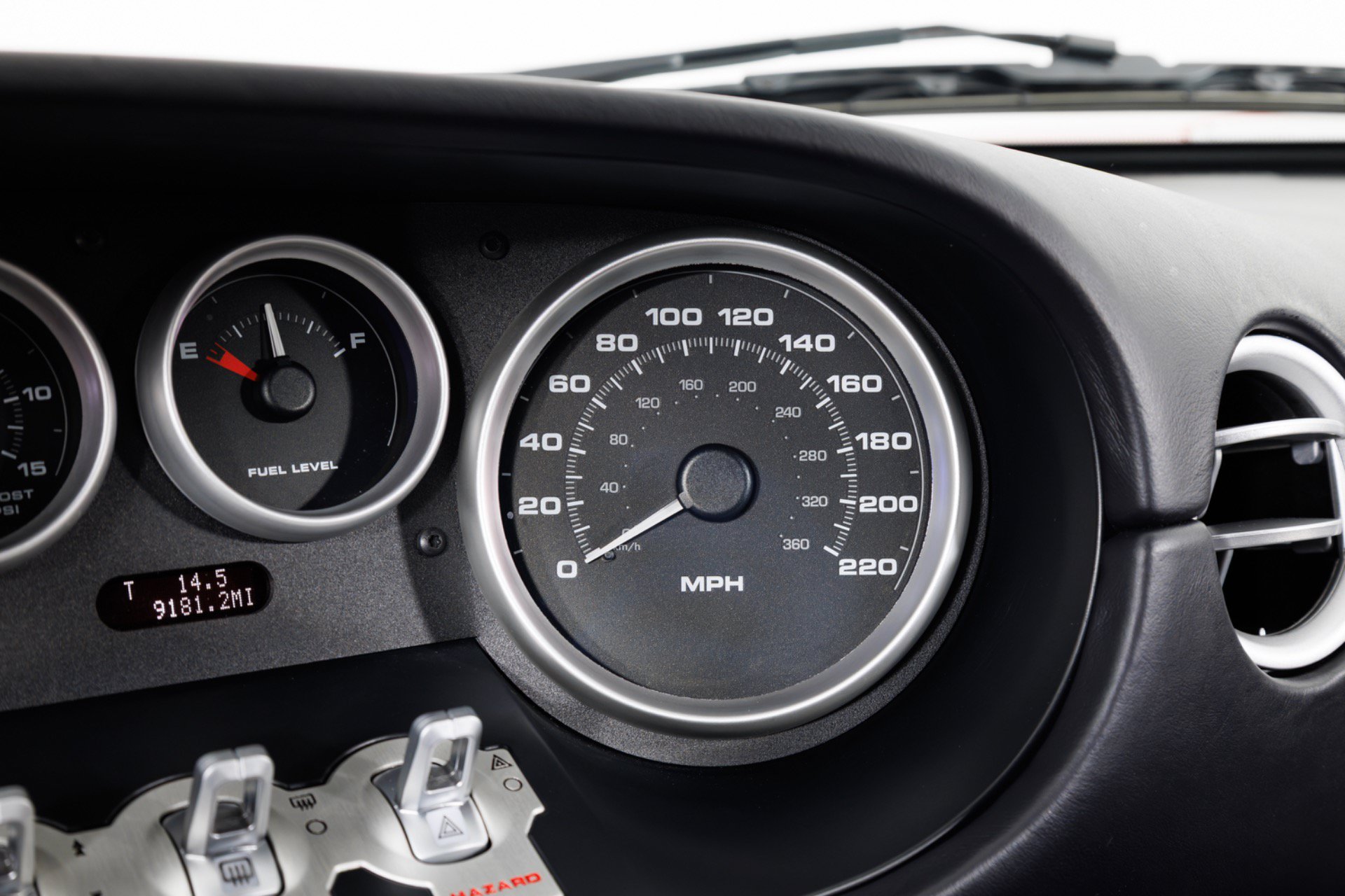 Used 2006 Ford GT RWD image 23