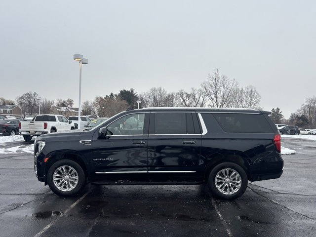 Used 2023 GMC Yukon XL SLT w/ SLT Premium Package image 8