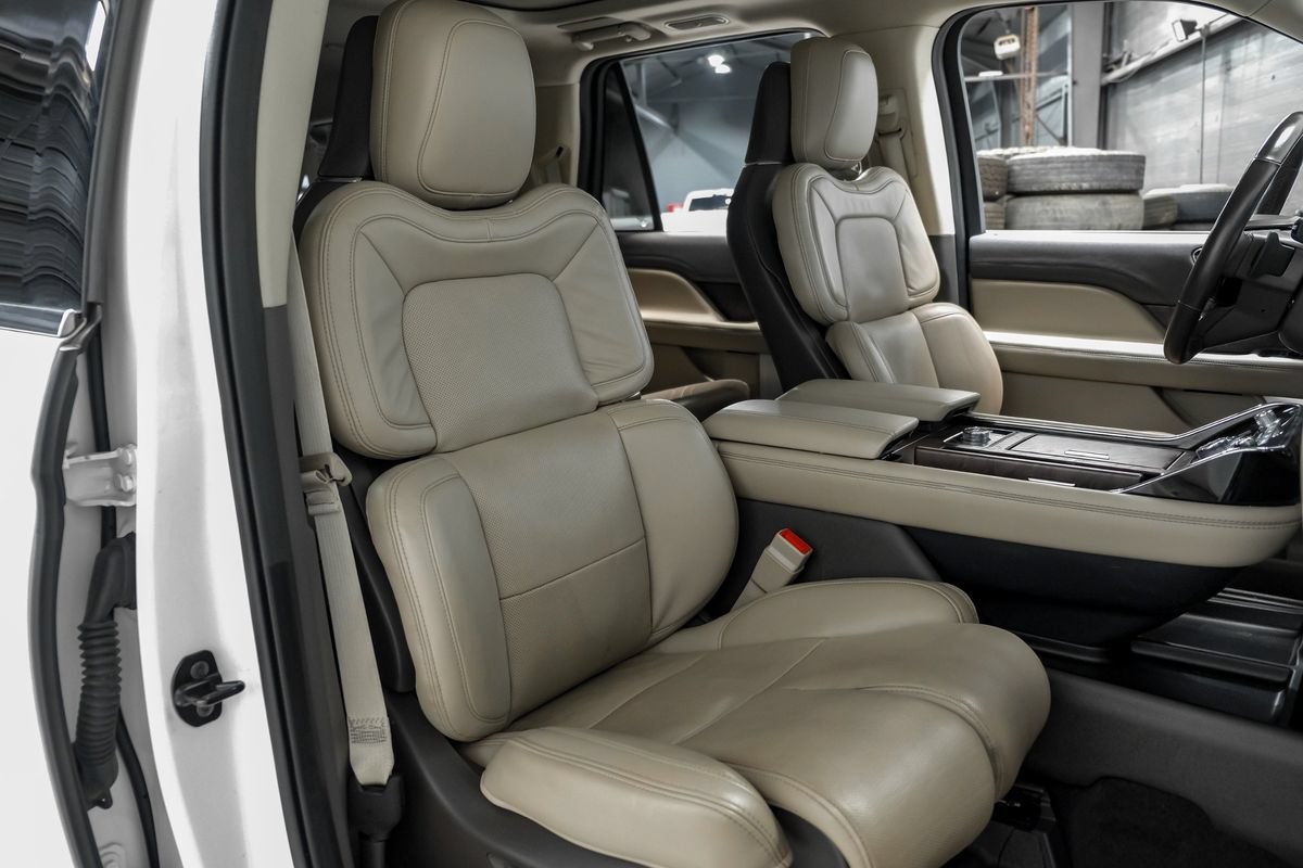 Used 2022 Lincoln Navigator L Reserve AWD/4WD image 31