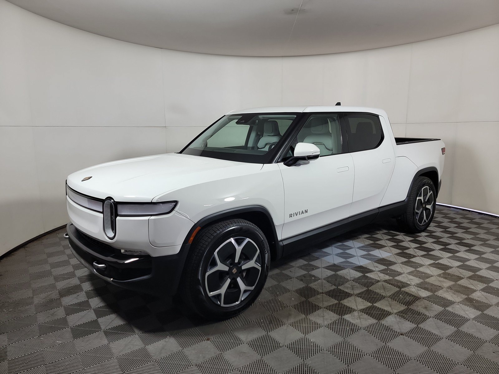 Used 2024 Rivian R1T Adventure