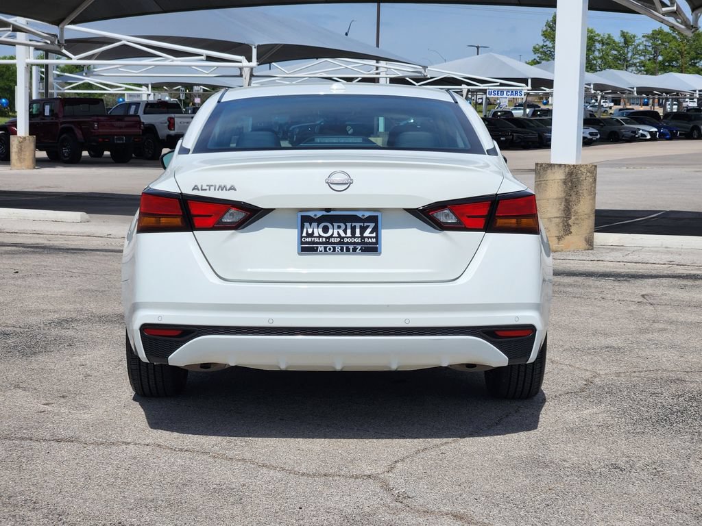 Used 2025 Nissan Altima 2.5 SV FWD image 6