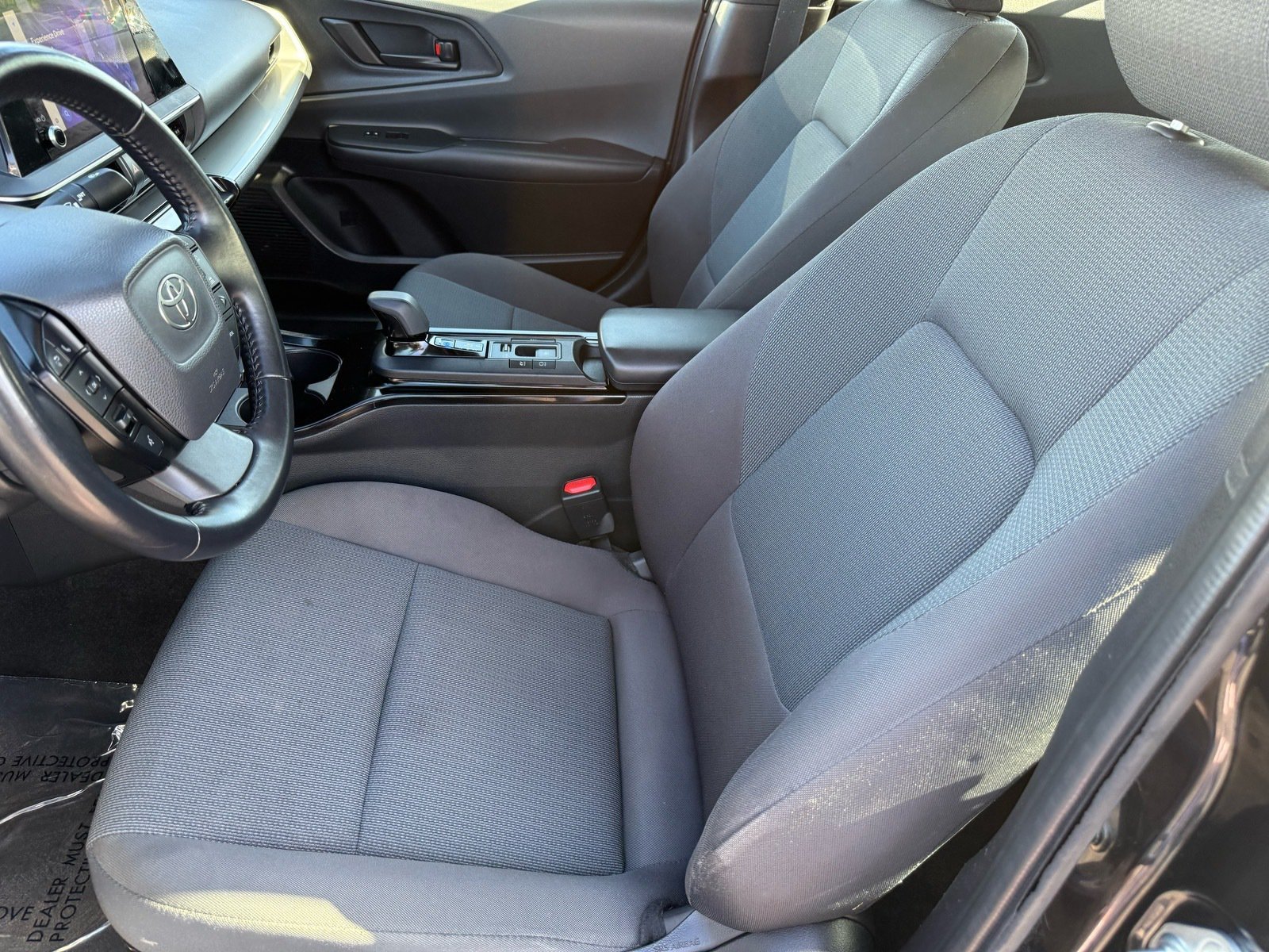 Used 2024 Toyota Prius LE FWD image 13