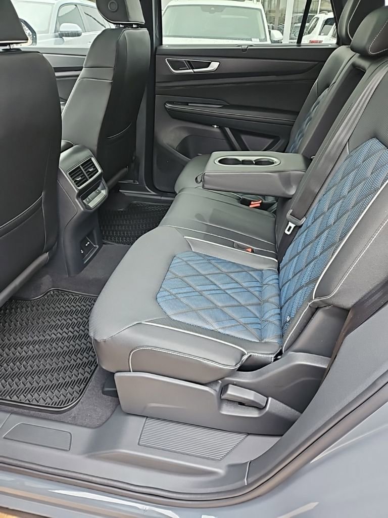 New 2026 Volkswagen Atlas Cross Sport SEL Premium R-Line AWD/4WD image 23