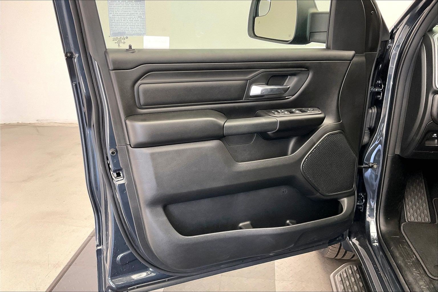 New 2026 RAM 1500 Express AWD/4WD image 12