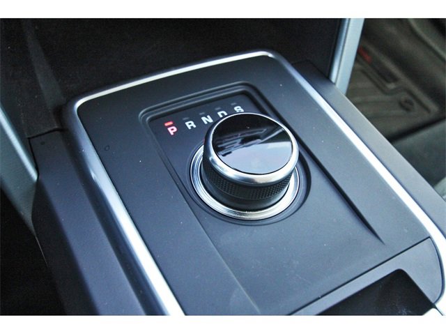 Used 2017 Land Rover Discovery Sport SE image 25