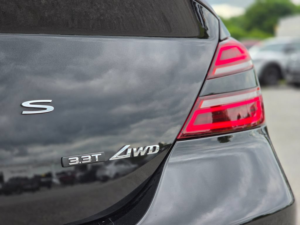 Used 2023 Genesis G70 3.3T w/ Sport Prestige Package AWD/4WD image 13