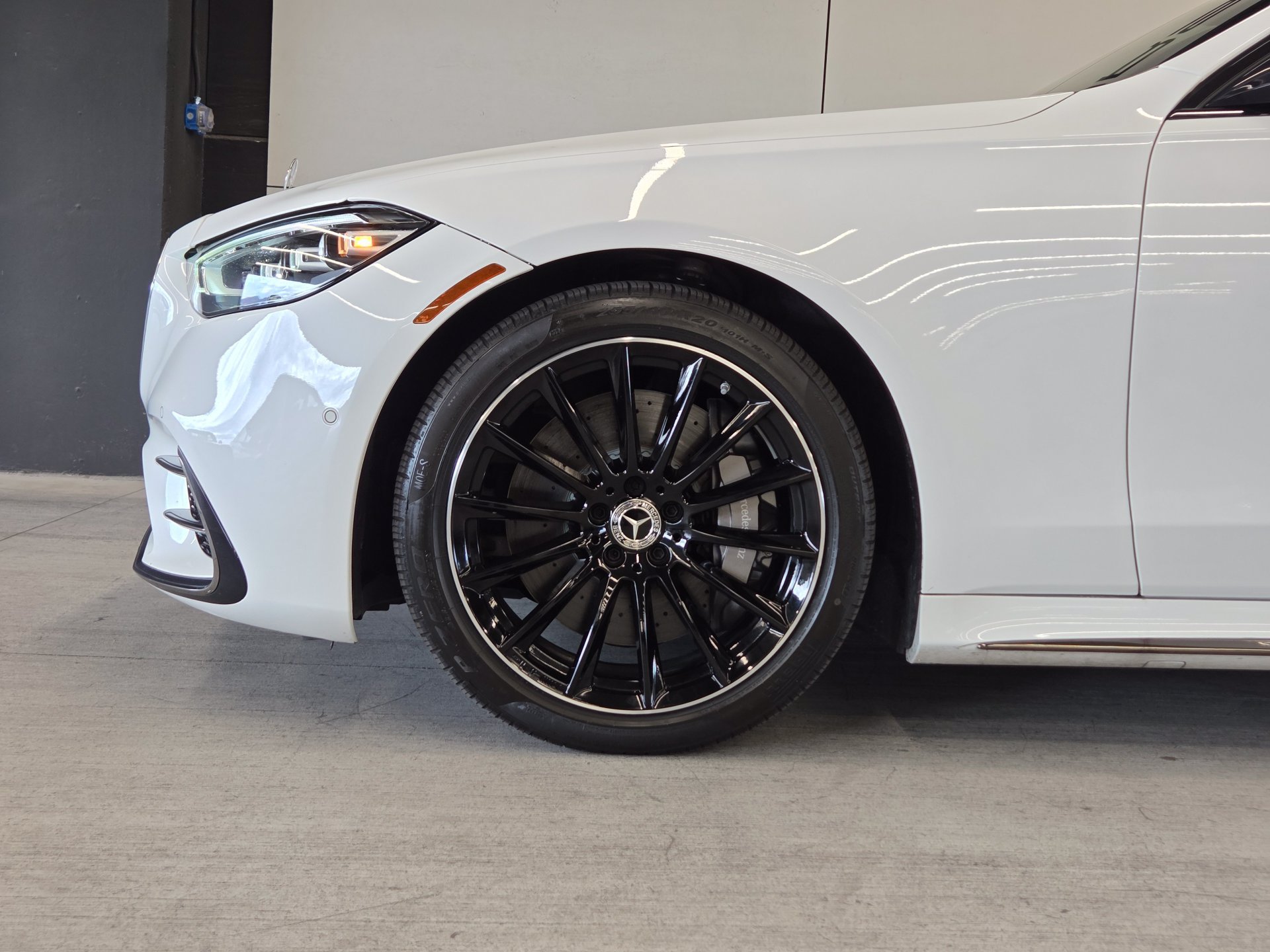 Used 2024 Mercedes-Benz S 580 4MATIC Sedan image 9