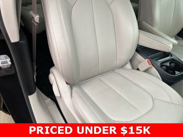 Certified 2017 Chrysler Pacifica Touring-L w/ Tire & Wheel Group image 35