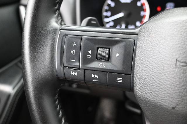 Used 2025 Nissan Rogue SV AWD/4WD image 19