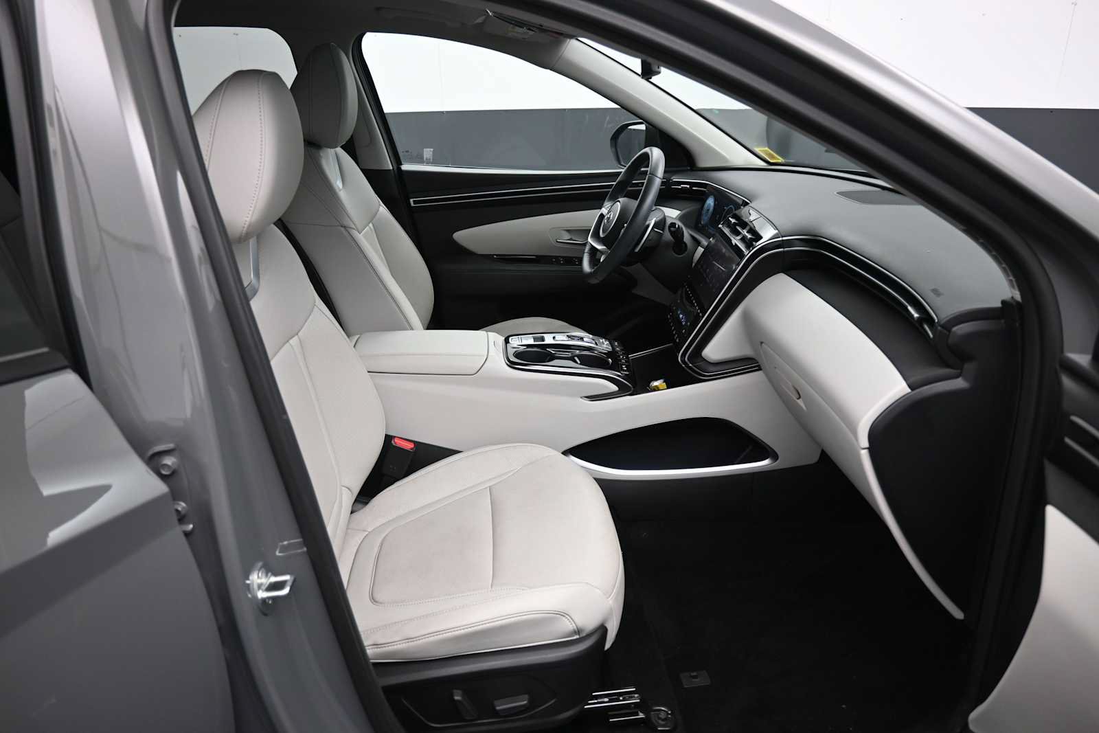 Used 2024 Hyundai Tucson Limited AWD/4WD image 26