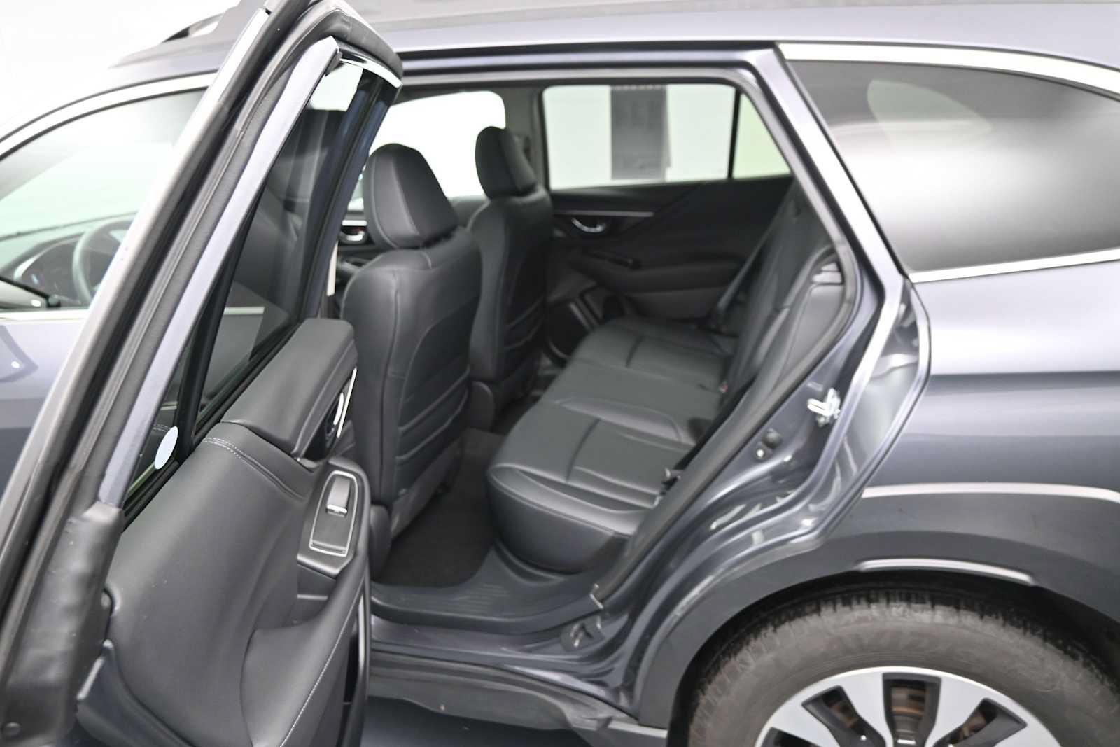 Used 2024 Subaru Outback Touring w/ Popular Package #2 AWD/4WD image 7