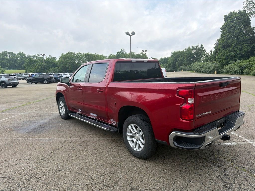 Used 2023 Chevrolet Silverado 1500 LT AWD/4WD image 5