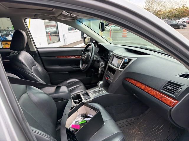 Used 2010 Subaru Outback 2.5i Limited w/ Popular Equipment Group 3B image 11