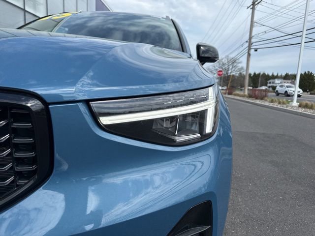 Certified 2025 Volvo XC40 B5 Plus image 8
