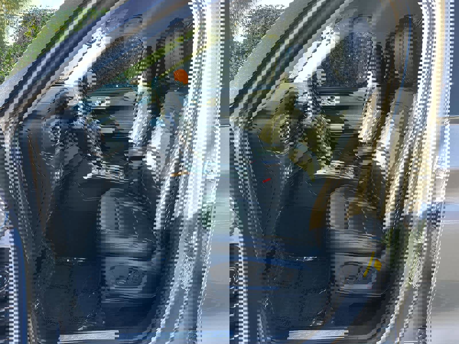 Used 2022 Ford Explorer Limited image 11