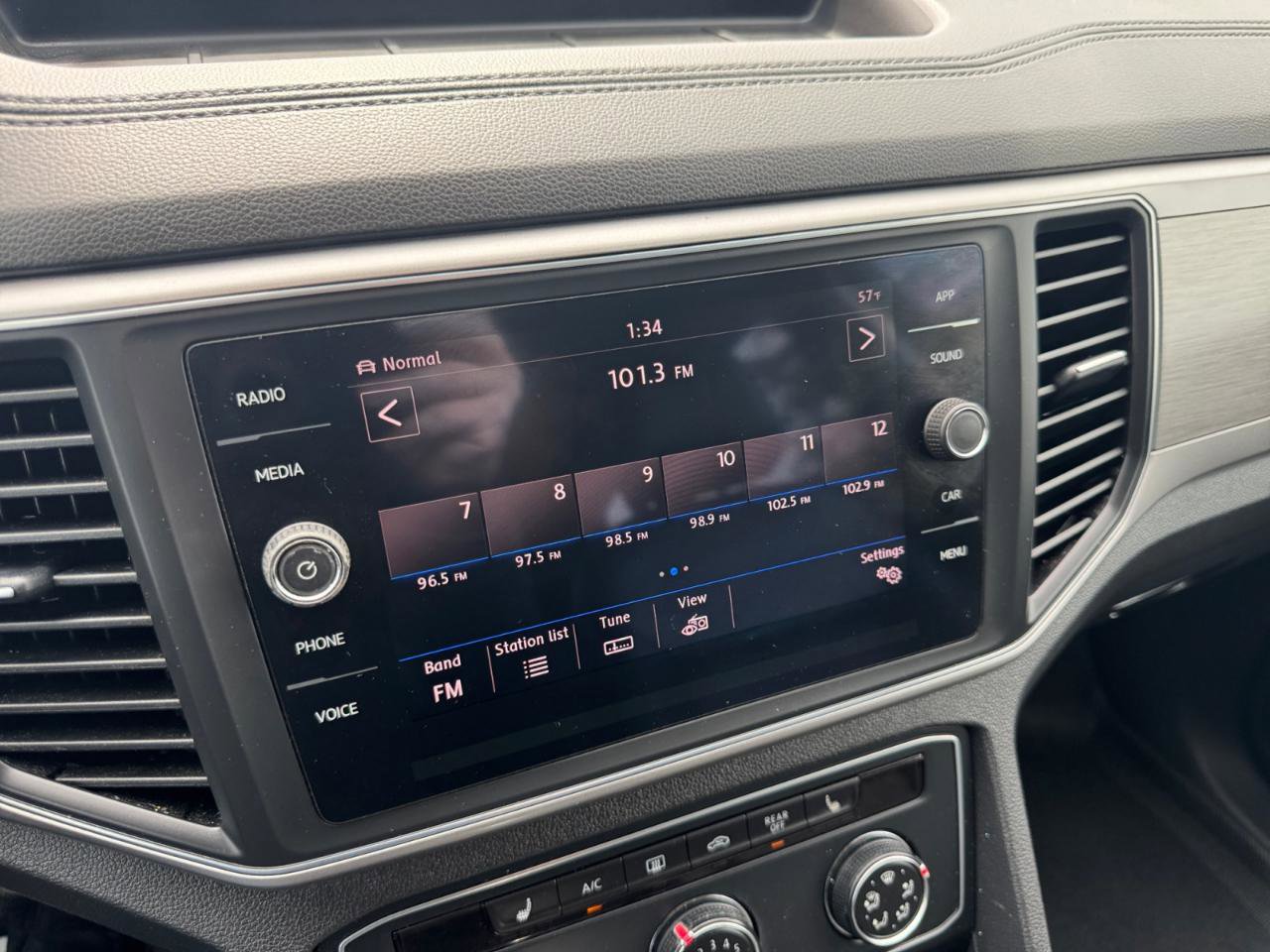 Used 2018 Volkswagen Atlas SE image 21