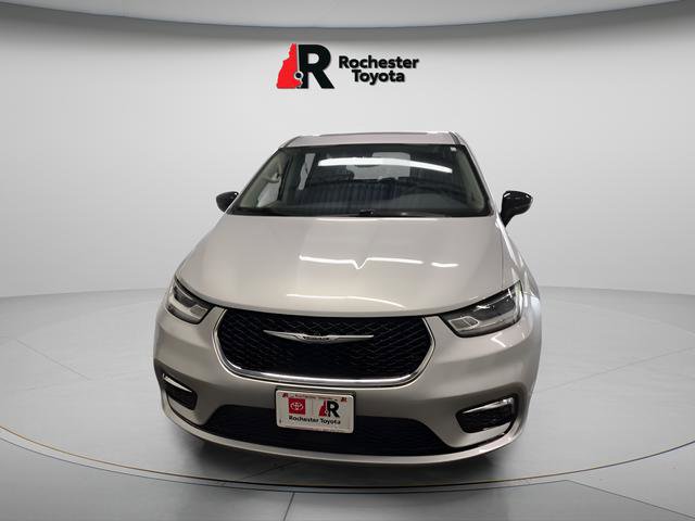 Used 2024 Chrysler Pacifica Limited FWD image 8