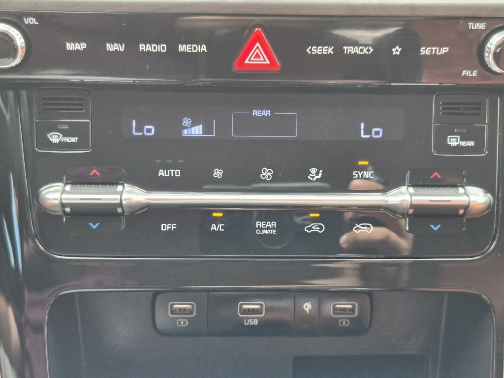 Certified 2022 Kia Carnival SX FWD image 23