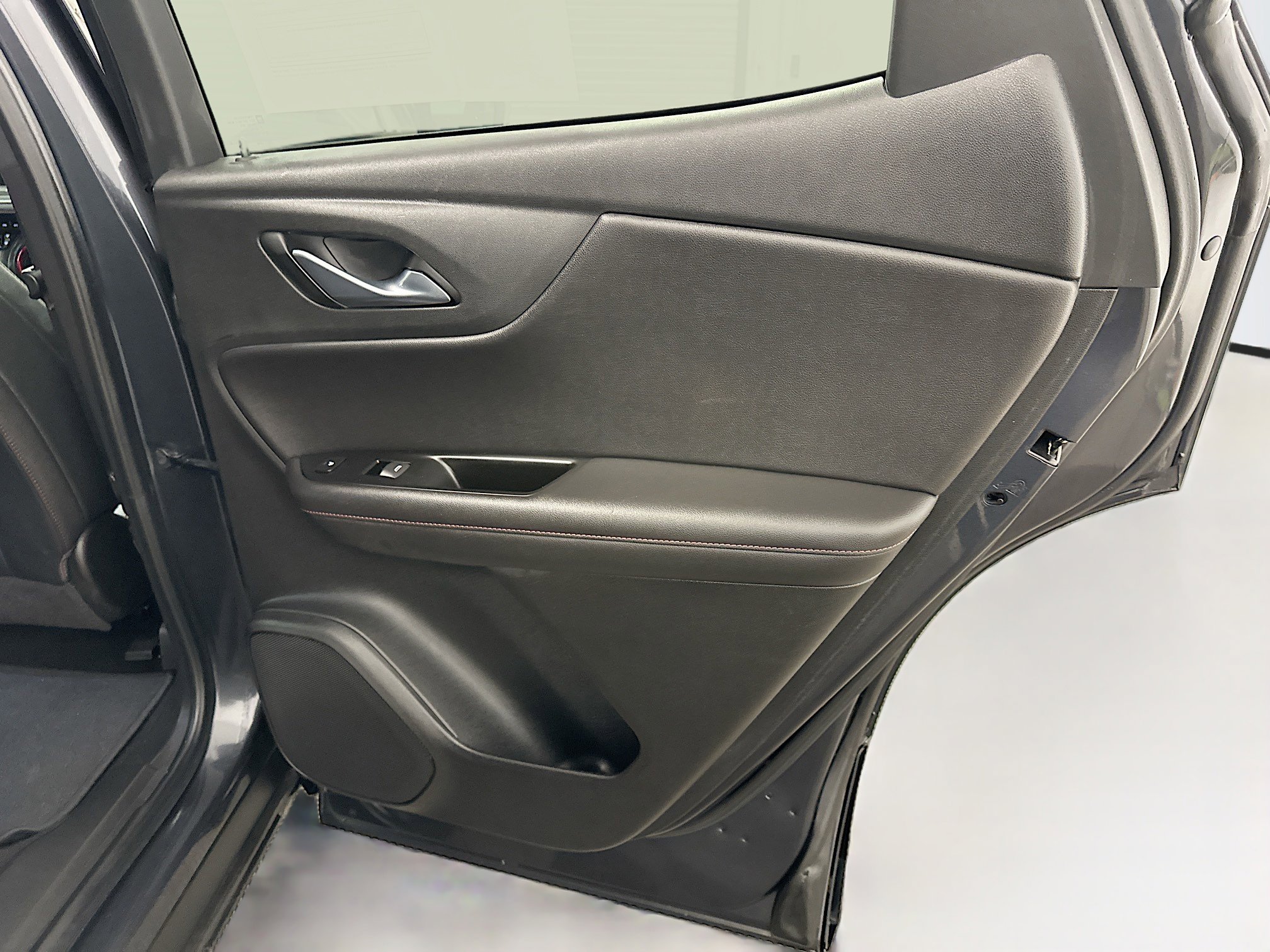 Used 2021 Chevrolet Blazer RS w/ Enhanced Convenience Package image 33
