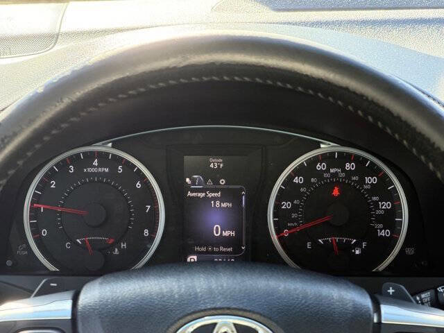 Used 2015 Toyota Camry SE image 13