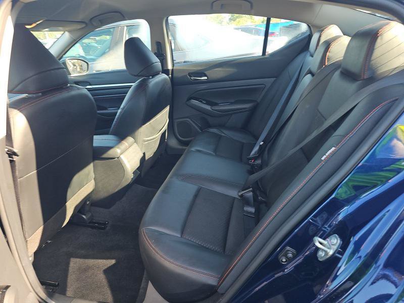 Used 2023 Nissan Altima 2.5 SR FWD image 12