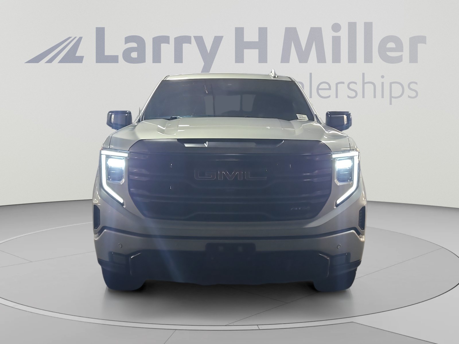 Used 2022 GMC Sierra 1500 AT4 w/ AT4 Premium Package AWD/4WD image 8