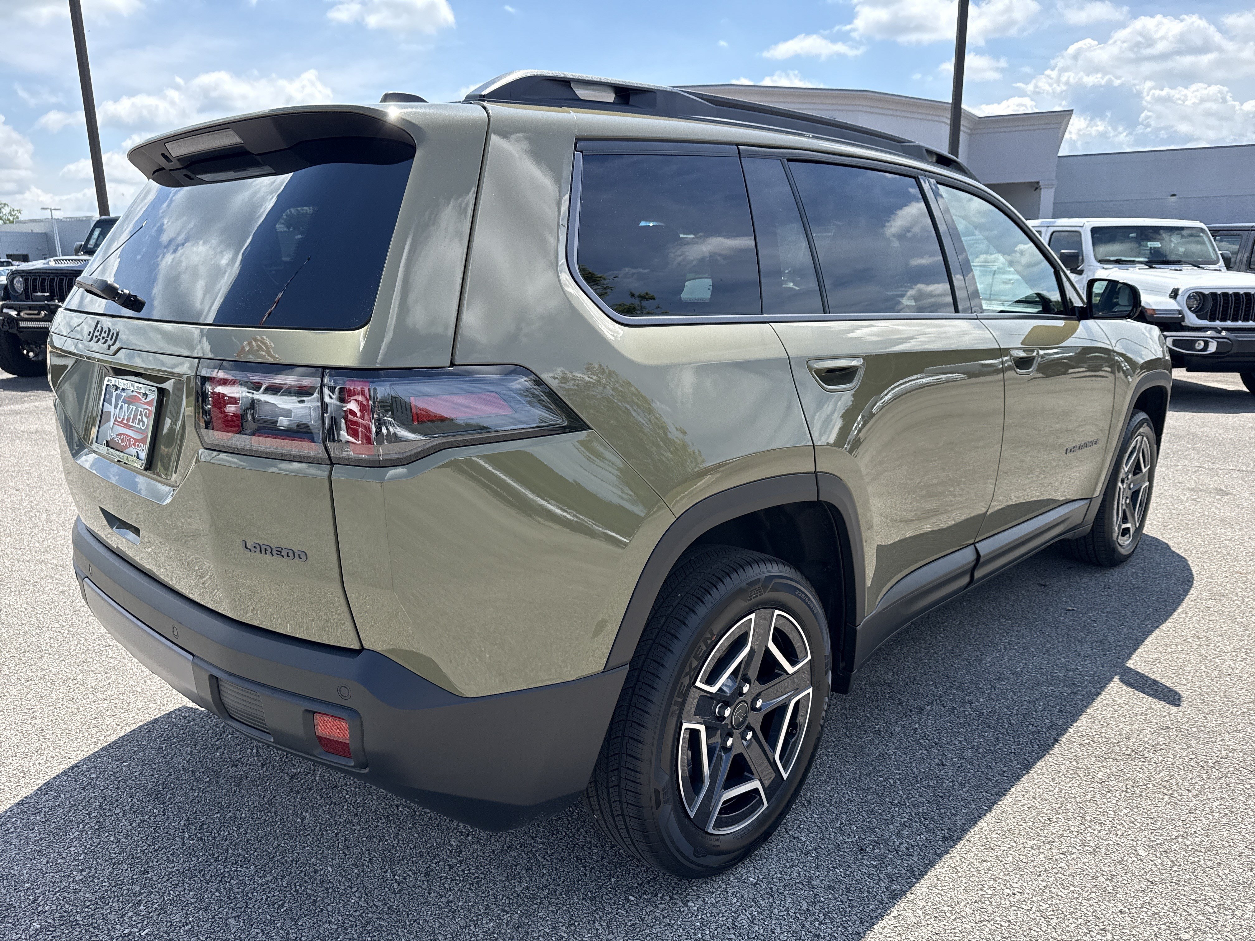 New 2026 Jeep Cherokee Laredo AWD/4WD image 7