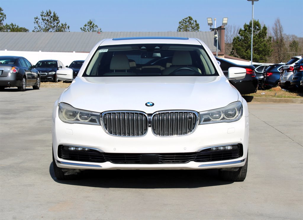 Used 2017 BMW 750i RWD image 2