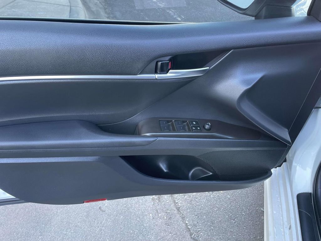 Used 2024 Toyota Camry SE image 26