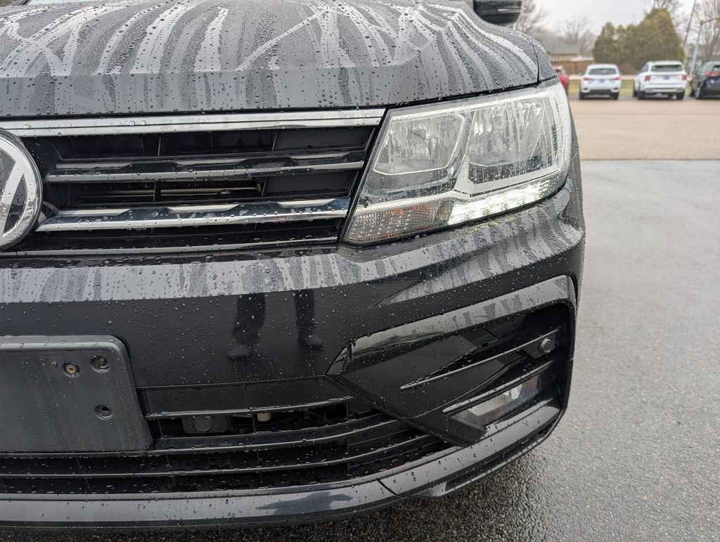 Used 2021 Volkswagen Tiguan SE R-Line image 11
