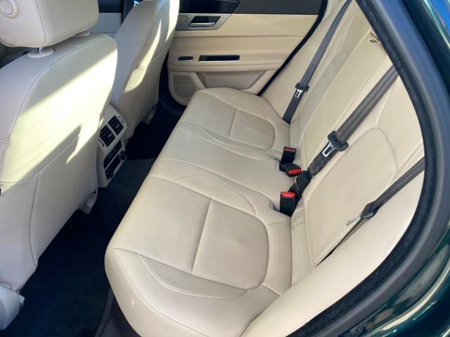 Used 2017 Jaguar XF Premium image 13