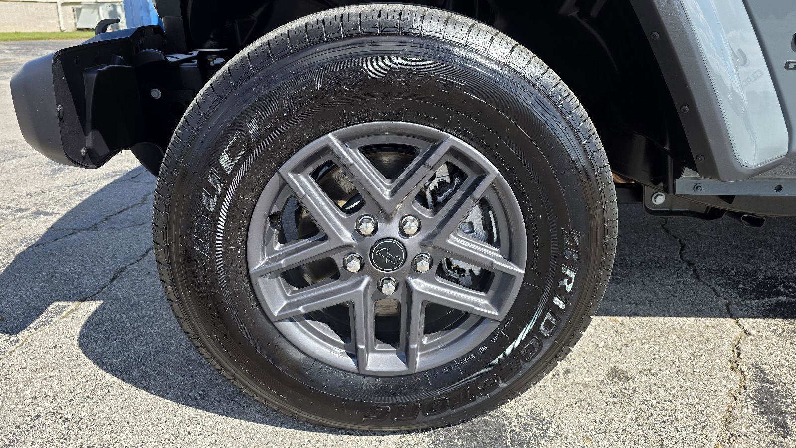 New 2025 Jeep Gladiator Sport image 32