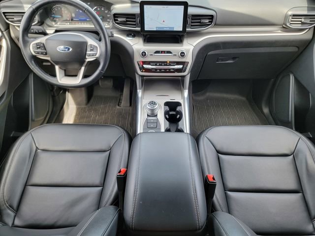 Certified 2022 Ford Explorer XLT w/ Equipment Group 202A AWD/4WD image 27