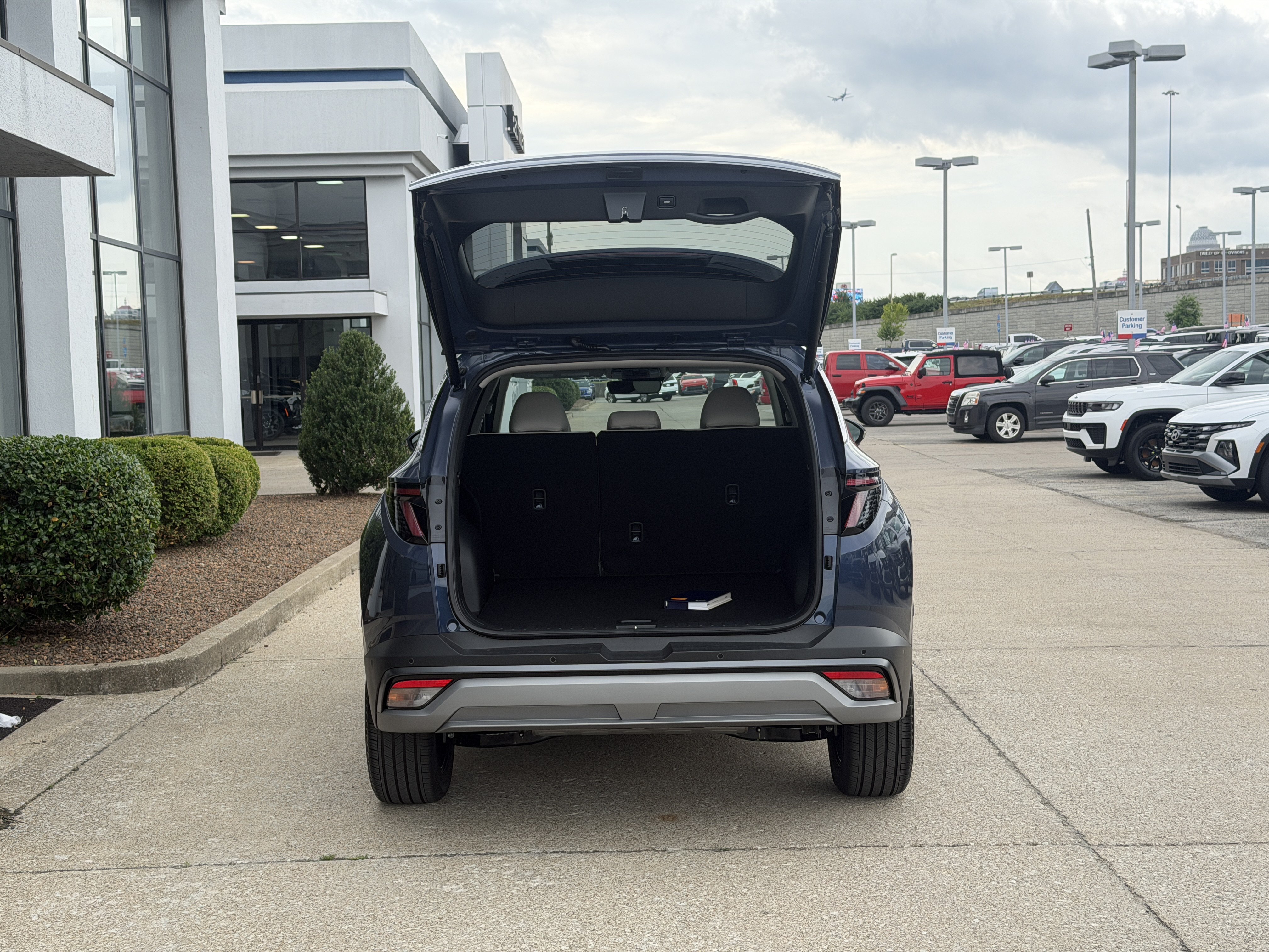 New 2026 Hyundai Tucson Limited AWD/4WD image 10