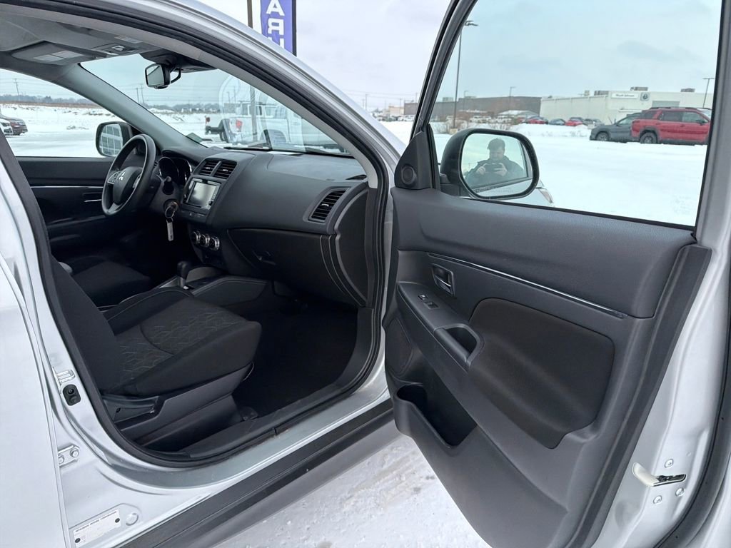 Used 2024 Mitsubishi Outlander Sport ES image 27